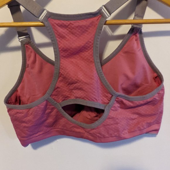 Puma sports bra - Picture 3 of 3